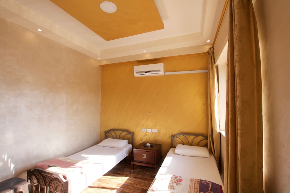 Sun Rise Hotel