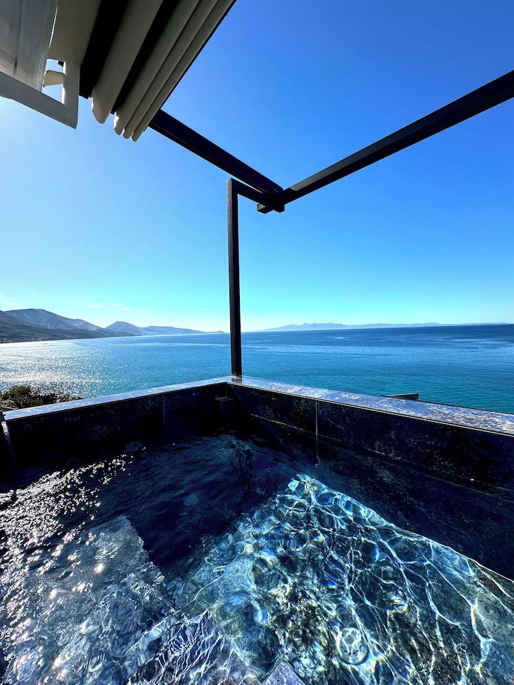 Hotel Qeparo Napolon Complex