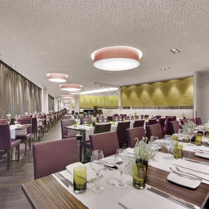 Hotel Courtyard Linz Marriott cazare Linz