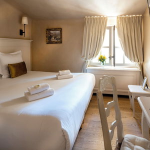 Hotel Les Quatre Dauphins cazare Aix-en-Provence