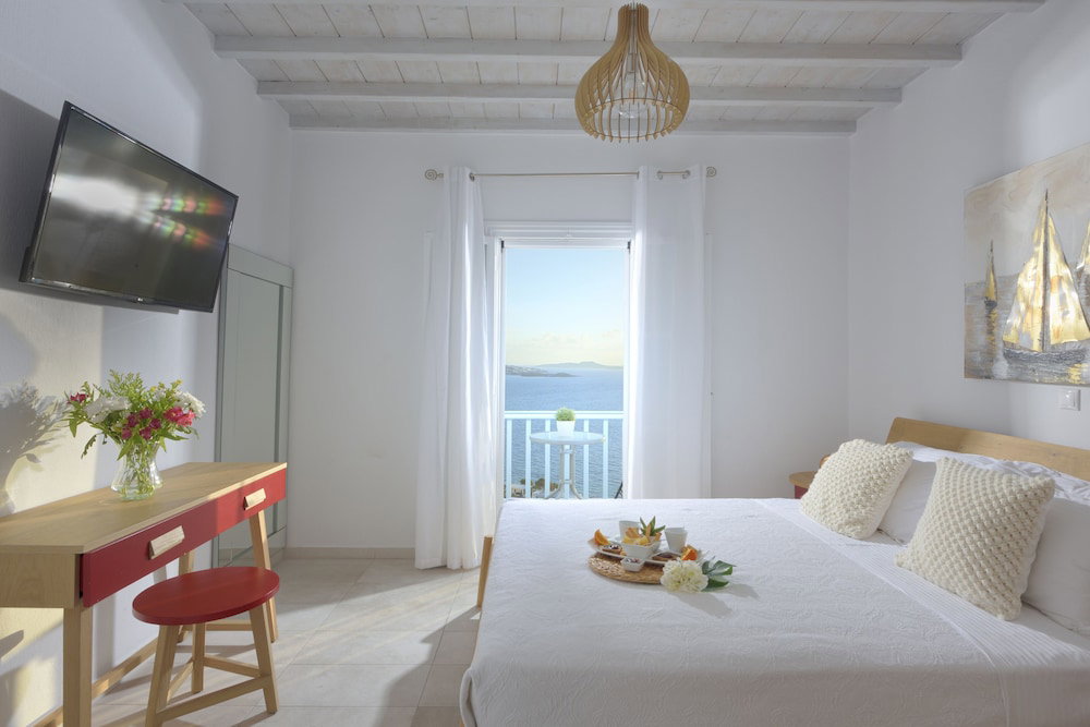 Amelie Suites