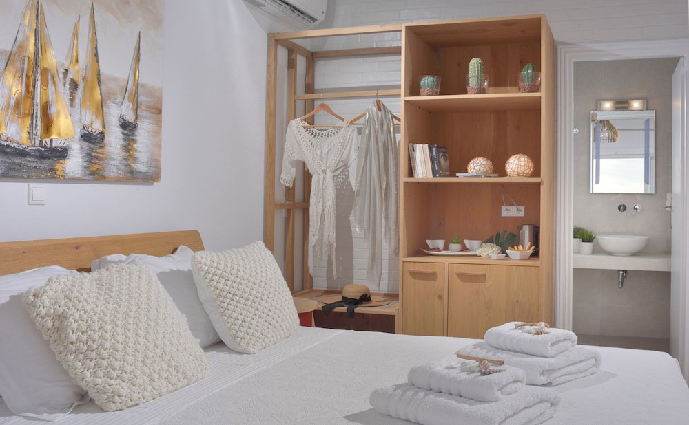 Amelie Suites