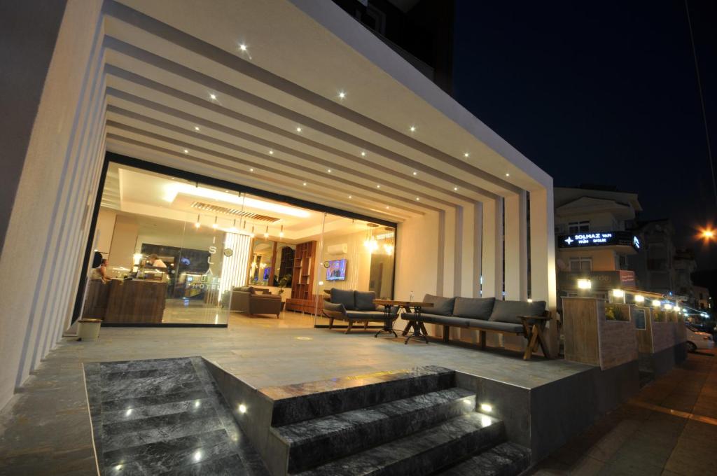 Isla Suite Apart Hotel