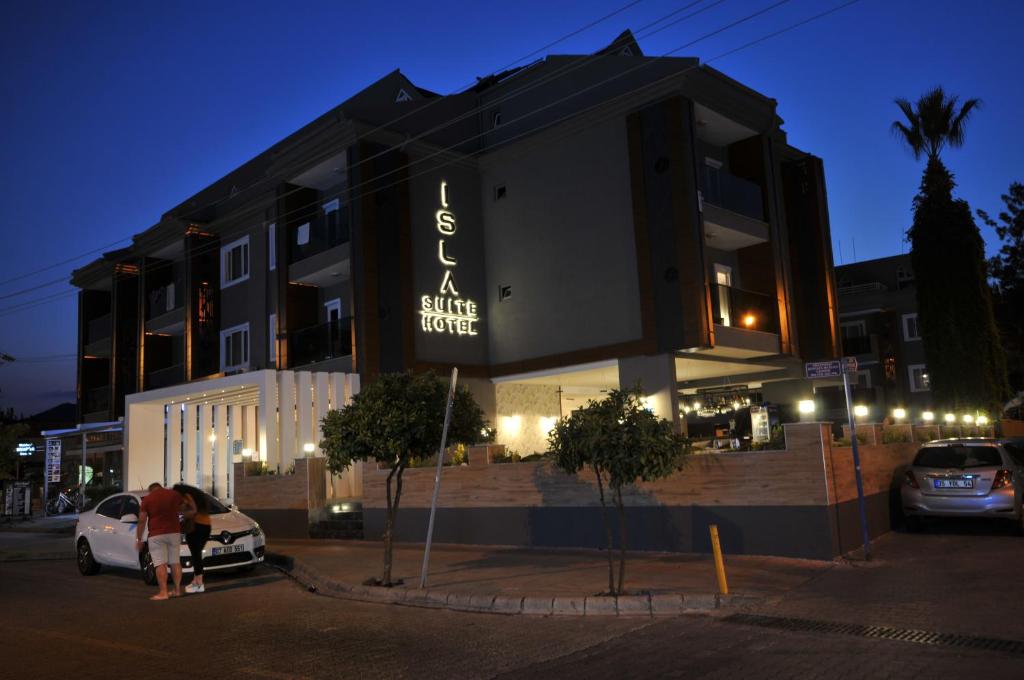 Isla Suite Apart Hotel