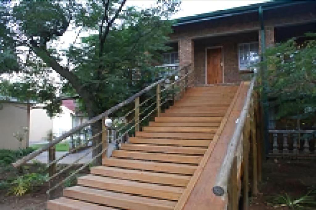 Hotel Emerald Guesthouse