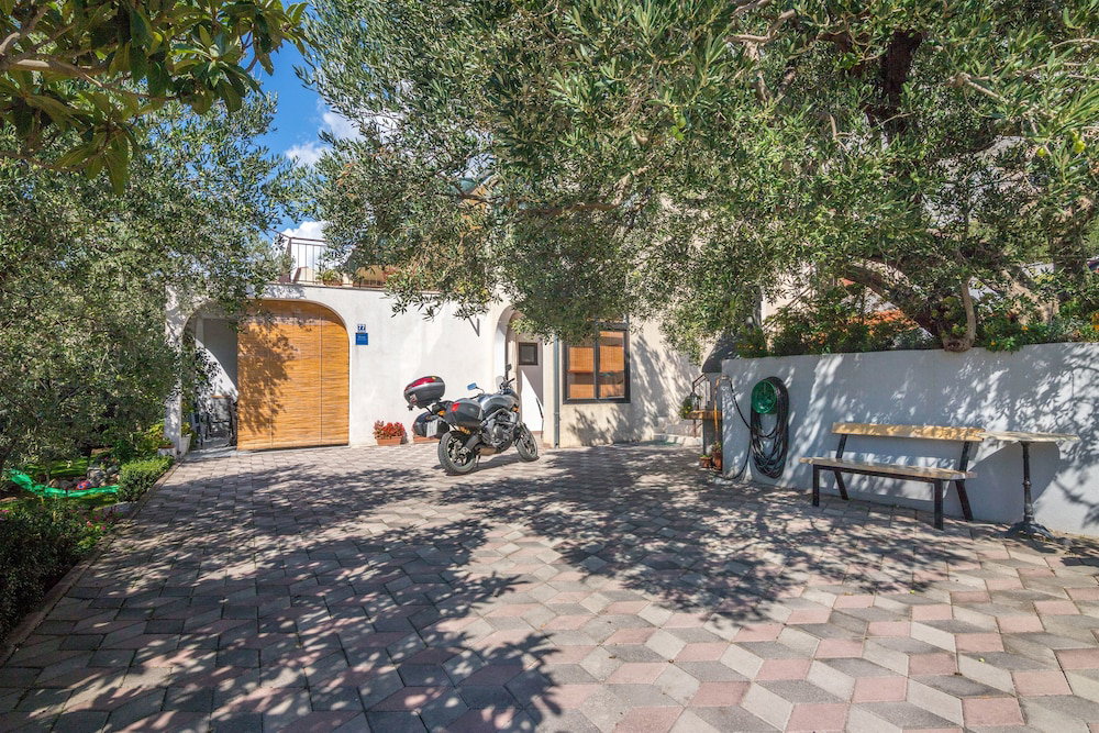 Hotel Apartments Josip
