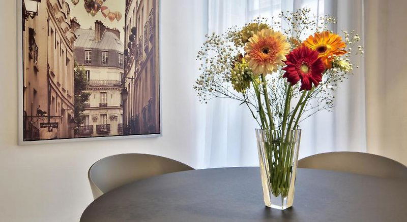 Hotel 10 Strait Street