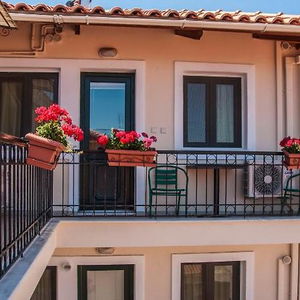 Hotel Heliotrope The Studios cazare Mytilene