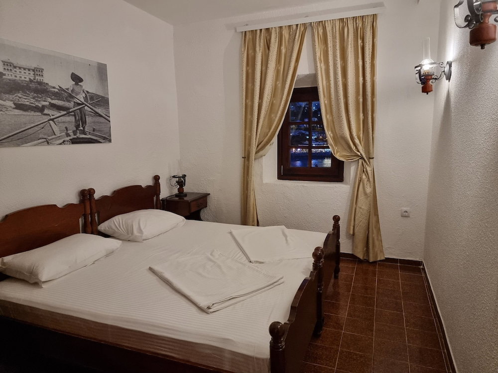 Hotel Kulla E Balshajve