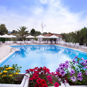 Hotel The Grove Seaside Hotel cazare Drepanon