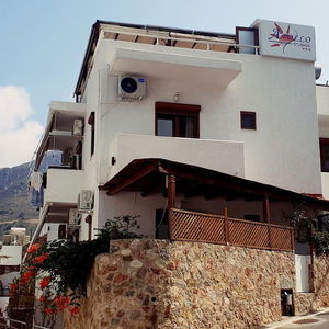 Hotel Apollo Studios cazare Livadia