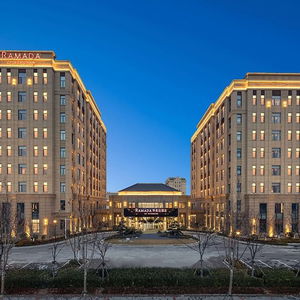 Hotel Ramada By Wyndham Qingdao Jiaodong International Airport cazare Qingdao