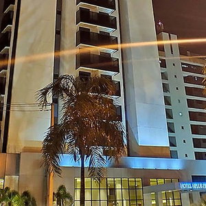 Hotel Hplus Premium Palmas cazare Palmas