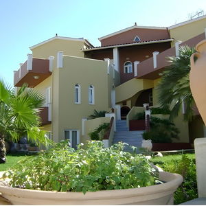 Hotel Heaven Apartments cazare Agia Marina
