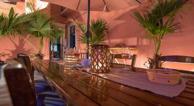 Hotel Mascot Garden Rooms