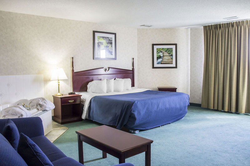 Hotel Ramada By Wyndham Nisku Edmonton Airport