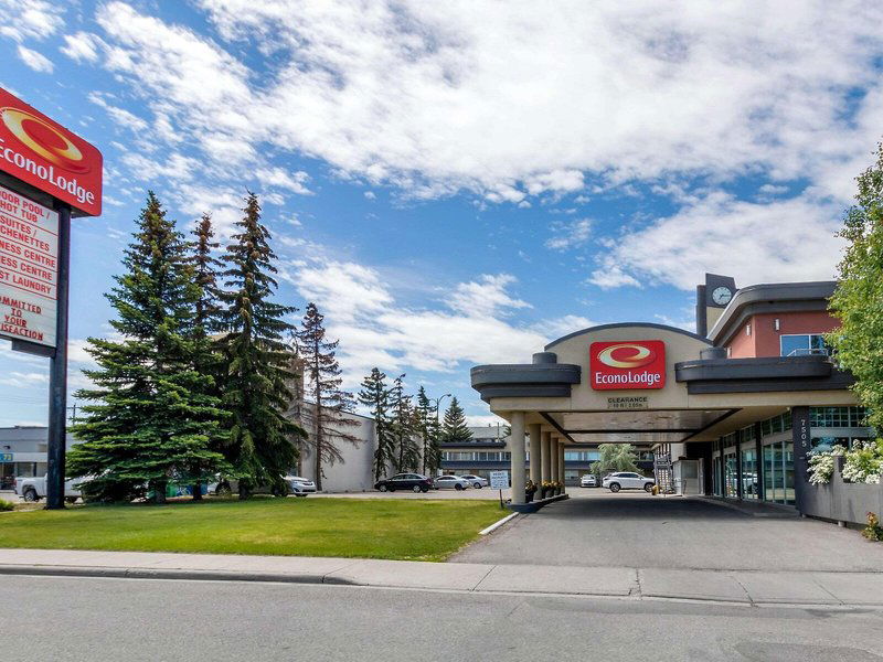 Hotel Super 8 By Wyndham Macleod Trail Calgary