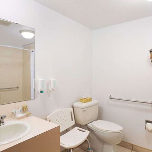 Hotel Super 8 By Wyndham Drayton Valley cazare Drayton Valley