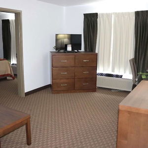 Hotel Super 8 By Wyndham Hinton cazare Hinton