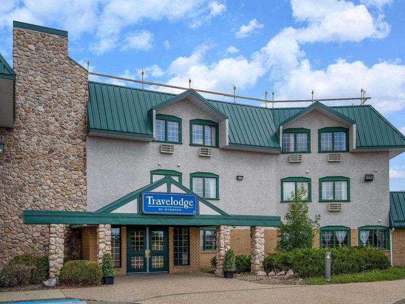 Hotel Travelodge By Wyndham Lacombe