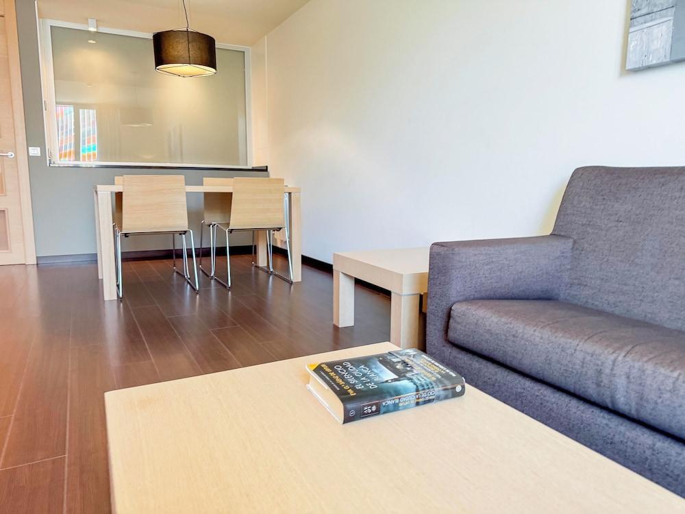 Jardines De Uleta Suites