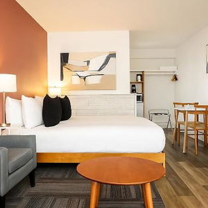 Hotel Okanagan Lakefront Resort cazare Penticton