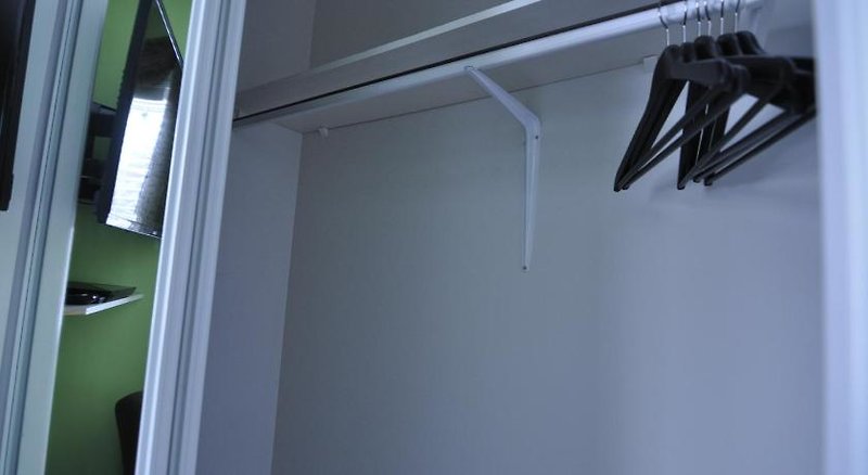 Hotel Cornerstone Bed And Breakfast