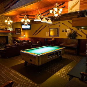 Hotel Grizz Hotel cazare Revelstoke