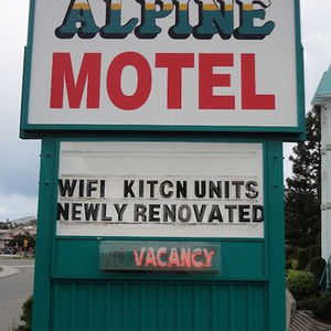 Hotel Alpine Motel cazare Kamloops