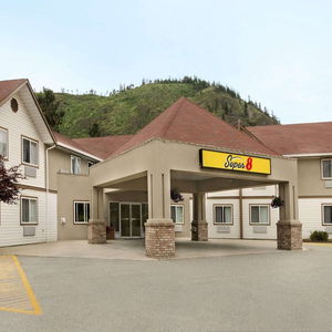 Hotel Super 8 By Wyndham West Kelowna Bc cazare Kelowna