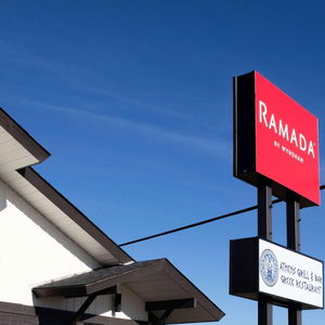 Hotel Ramada By Wyndham Dawson Creek cazare Dawson Creek
