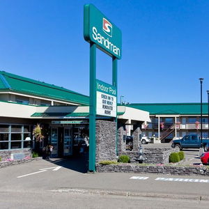 Hotel Sandman Hotel & Suites Prince George cazare Prince George