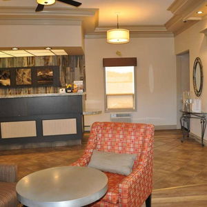 Hotel Tower Inn cazare Quesnel