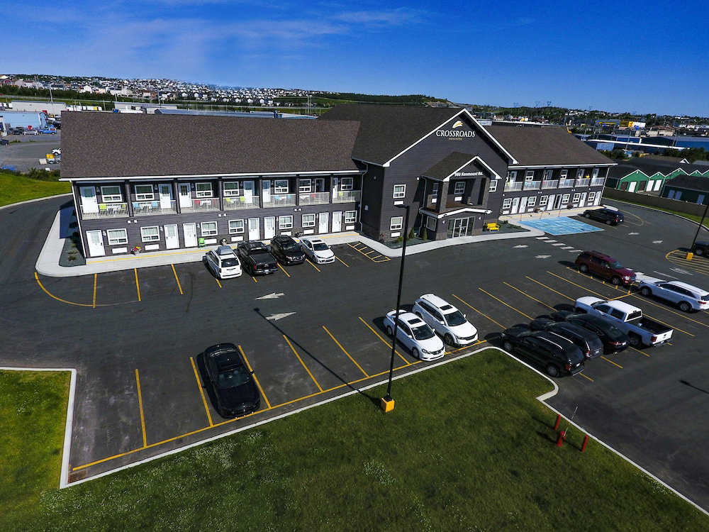 Hotel Crossroads Inn & Suites