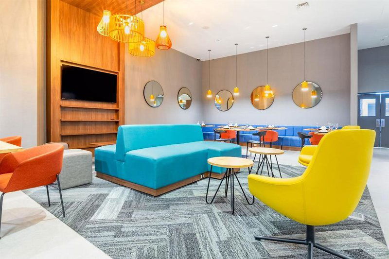 Hotel Tru By Hilton Chillan Ferrat