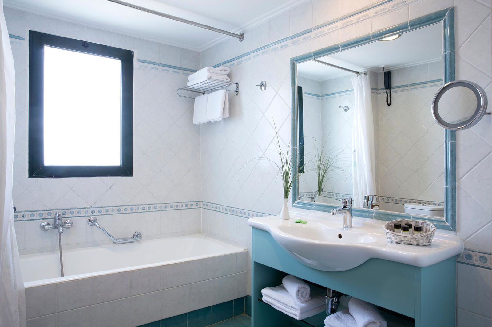 Hotel Ramada By Wyndham Athens Attica Riviera