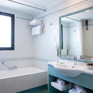 Hotel Ramada By Wyndham Athens Attica Riviera cazare Nea Makri