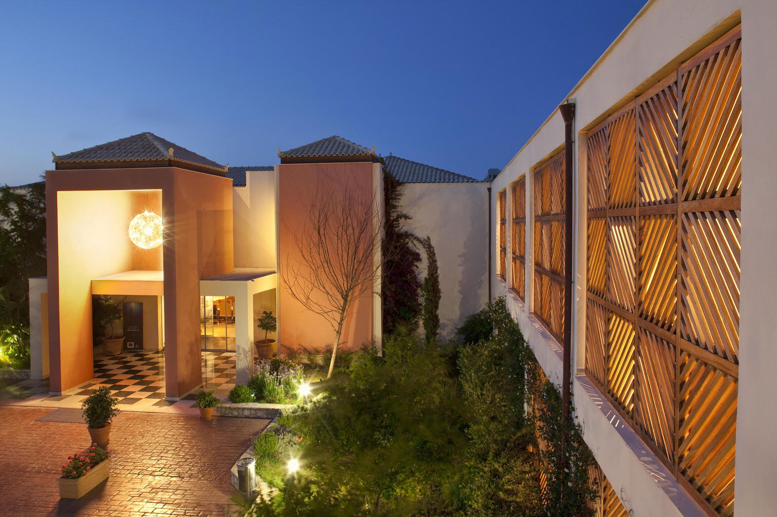 Hotel Apostolata Island Resort & Spa