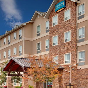 Hotel Staybridge Suites Calgary Airport cazare Calgary