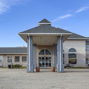 Hotel Quality Inn & Suites Edmonton International Airport cazare Leduc