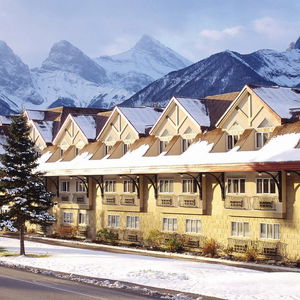 Hotel Canmore Inn & Suites cazare Canmore