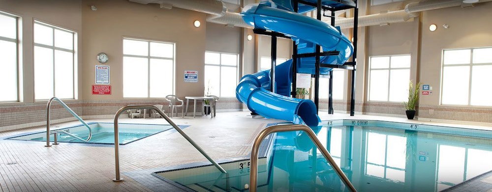 Hotel Paradise Inn & Suites