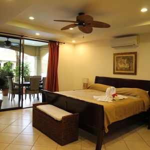 Hotel Monte Carlo Luxury Condominium cazare Jaco