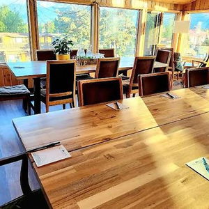 Hotel Rundle Mountain Lodge cazare Canmore