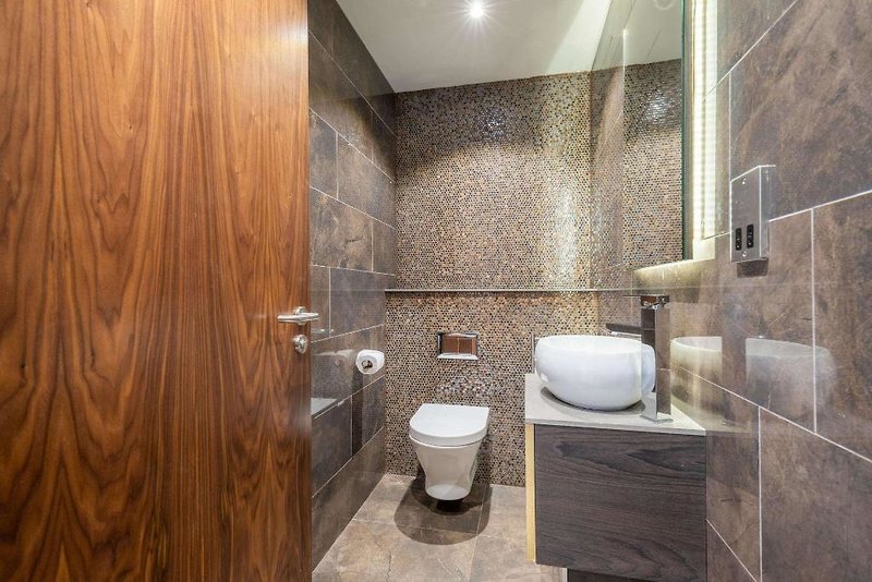 Doubletree By Hilton Belfast City Ten Square