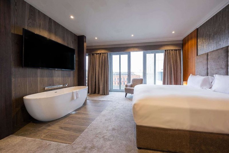 Doubletree By Hilton Belfast City Ten Square