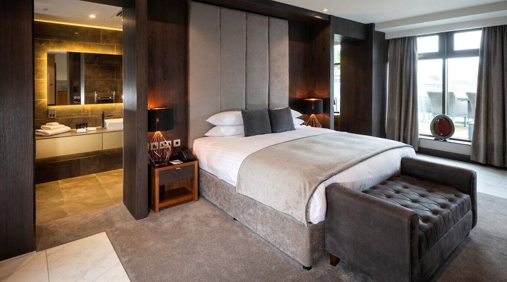 Doubletree By Hilton Belfast City Ten Square