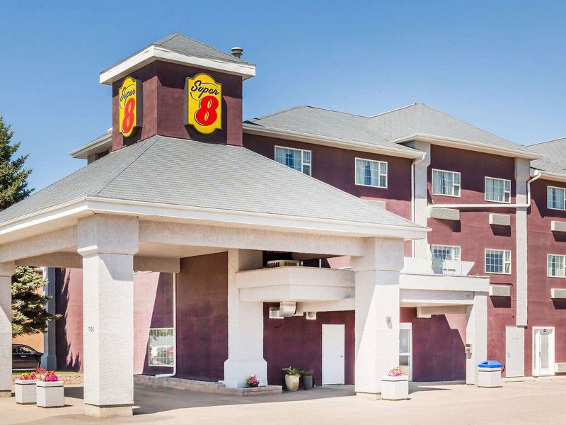 Hotel Super 8 By Wyndham Saskatoon Near Saskatoon Airport