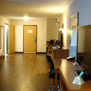 Hotel Quality Inn & Suites Saskatoon cazare Saskatoon