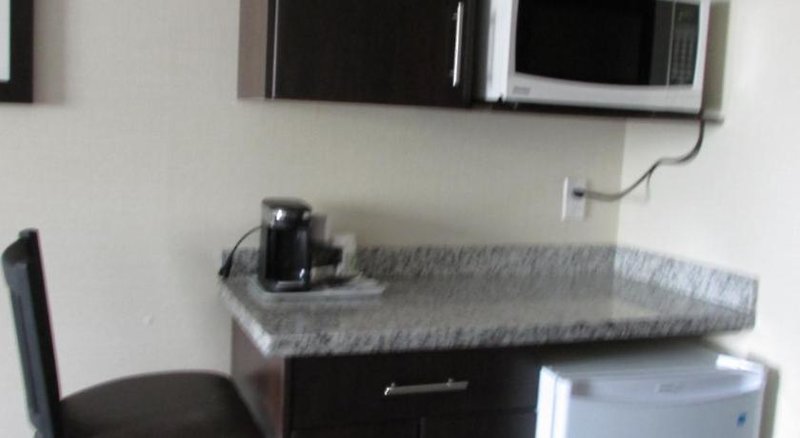 Hotel Sigma Inn & Suites